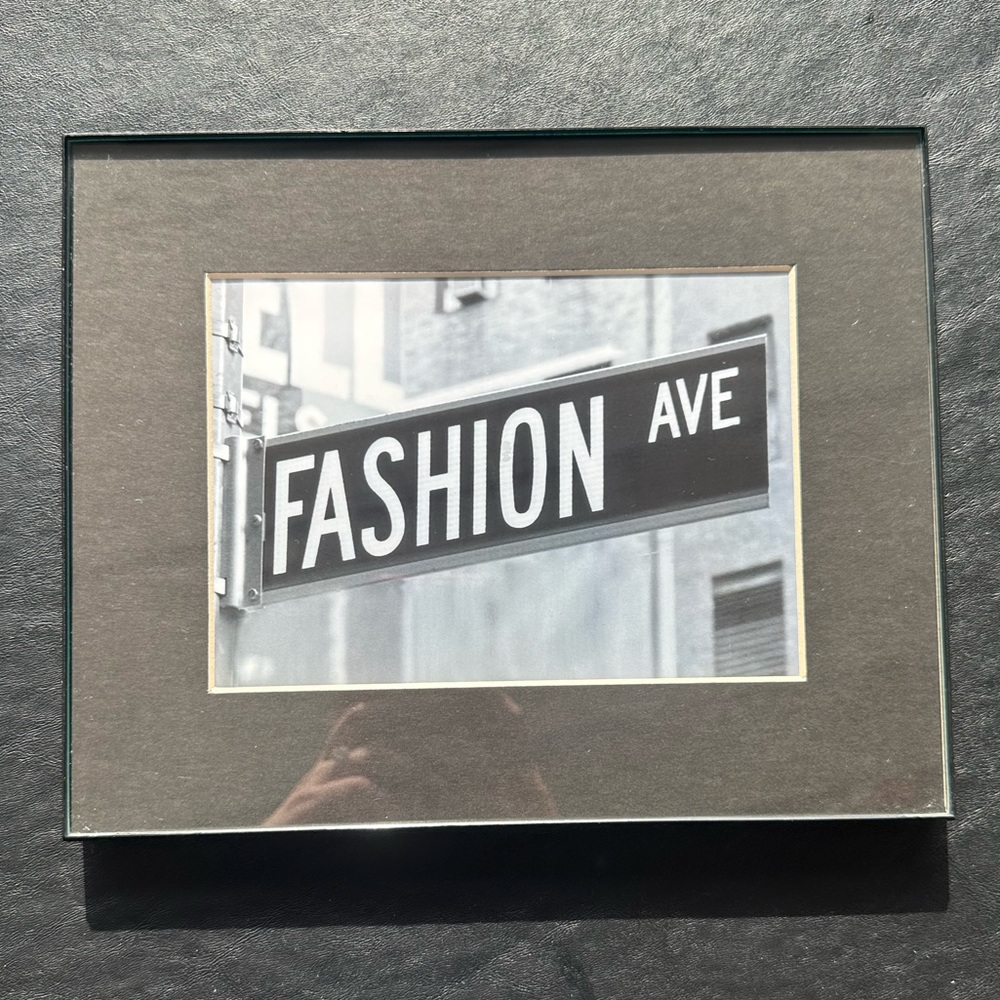🌟Fashion Ave Street Sign Picture🌟